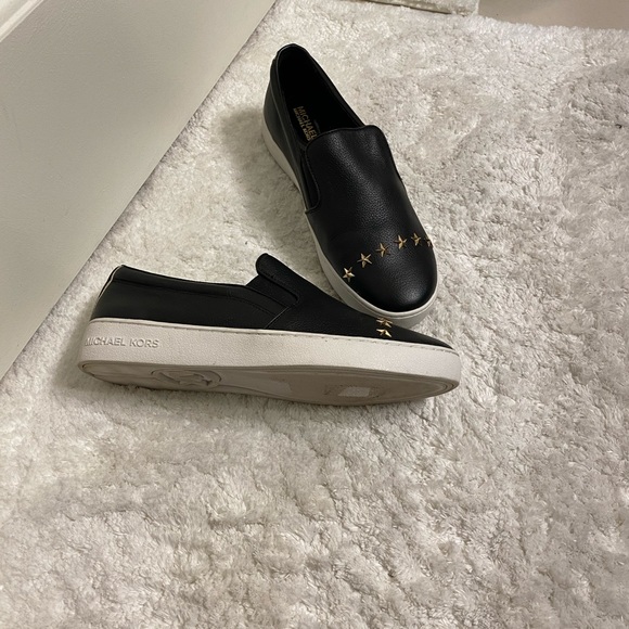 ✨MICHAEL Michael Kors
Keaton Star Slip-On Sneakers - Picture 3 of 3